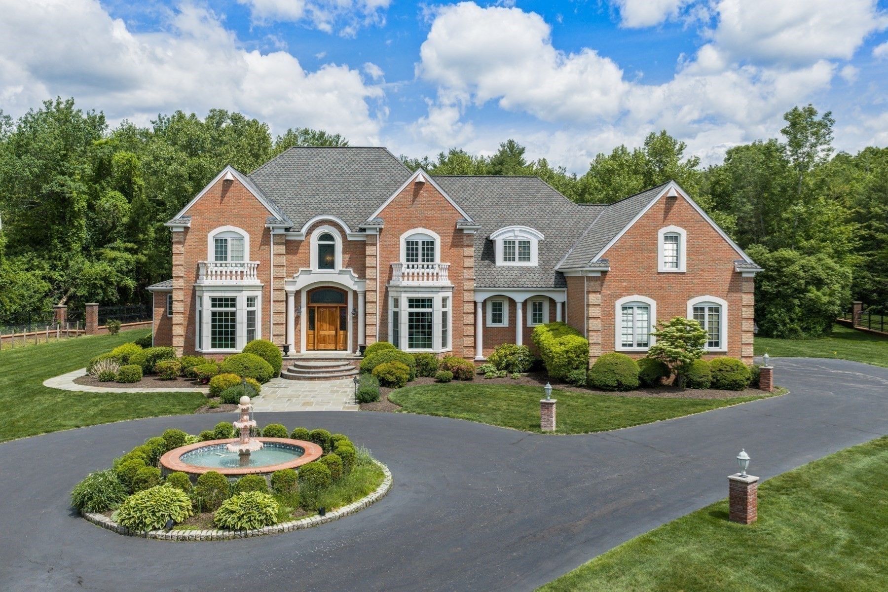 15 Brown, Weston, MA 02493