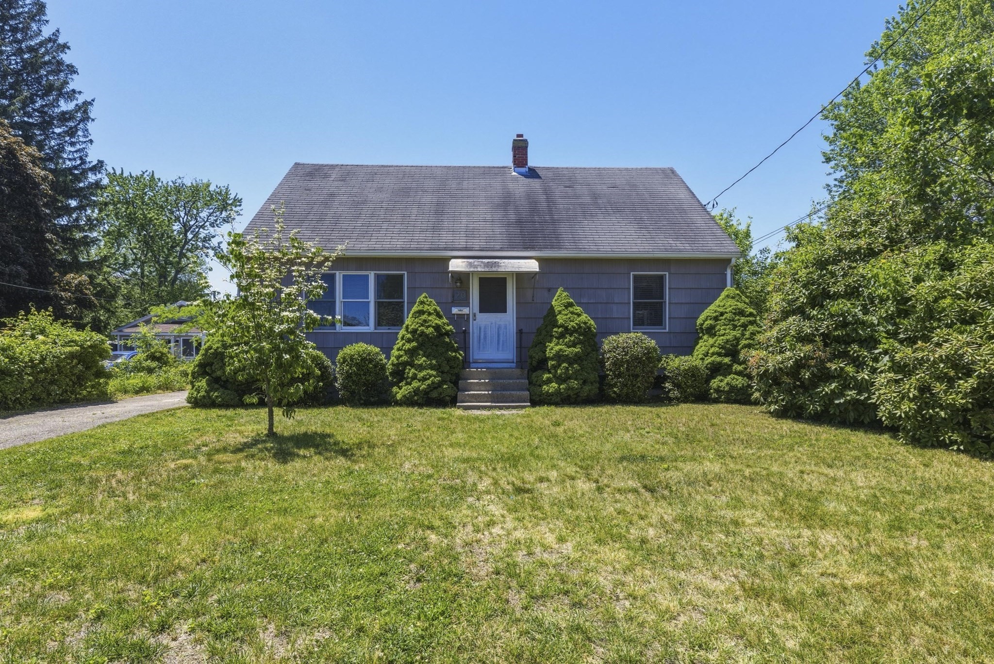 20 Felix St, Chicopee, MA 01020
