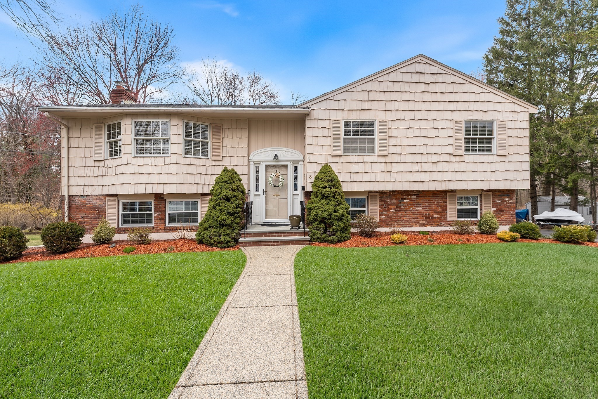 3 Harvard St, Peabody, MA 01960