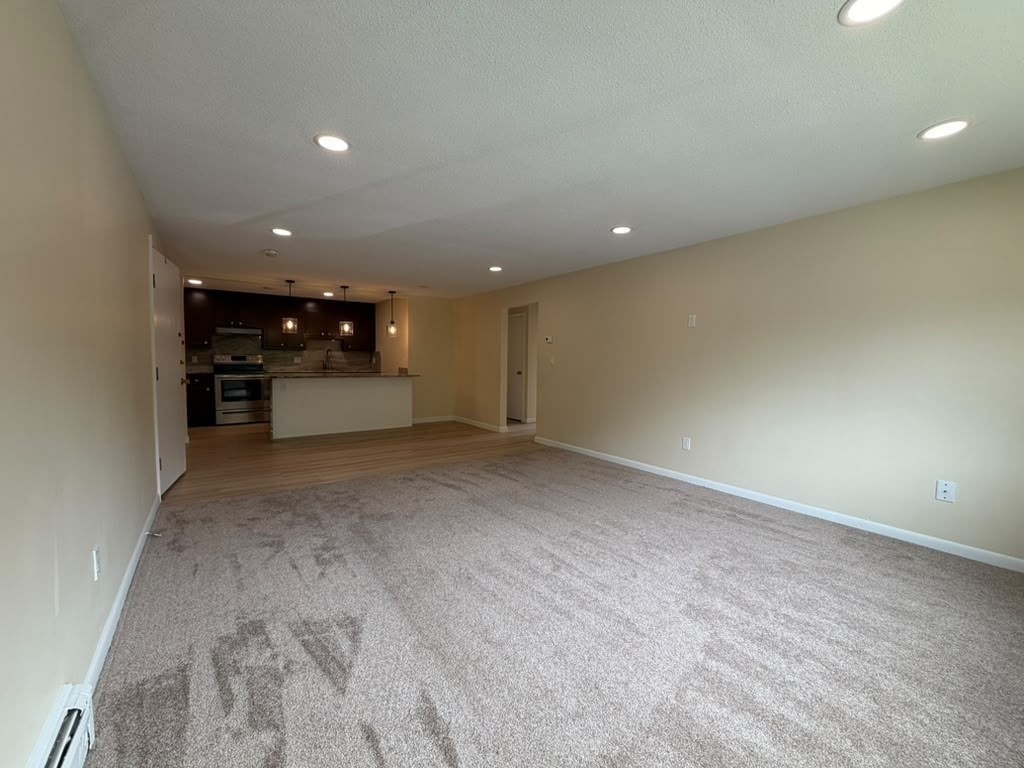 12 Hallmark Gardens Unit 7, Burlington, MA 01803 - Image 12