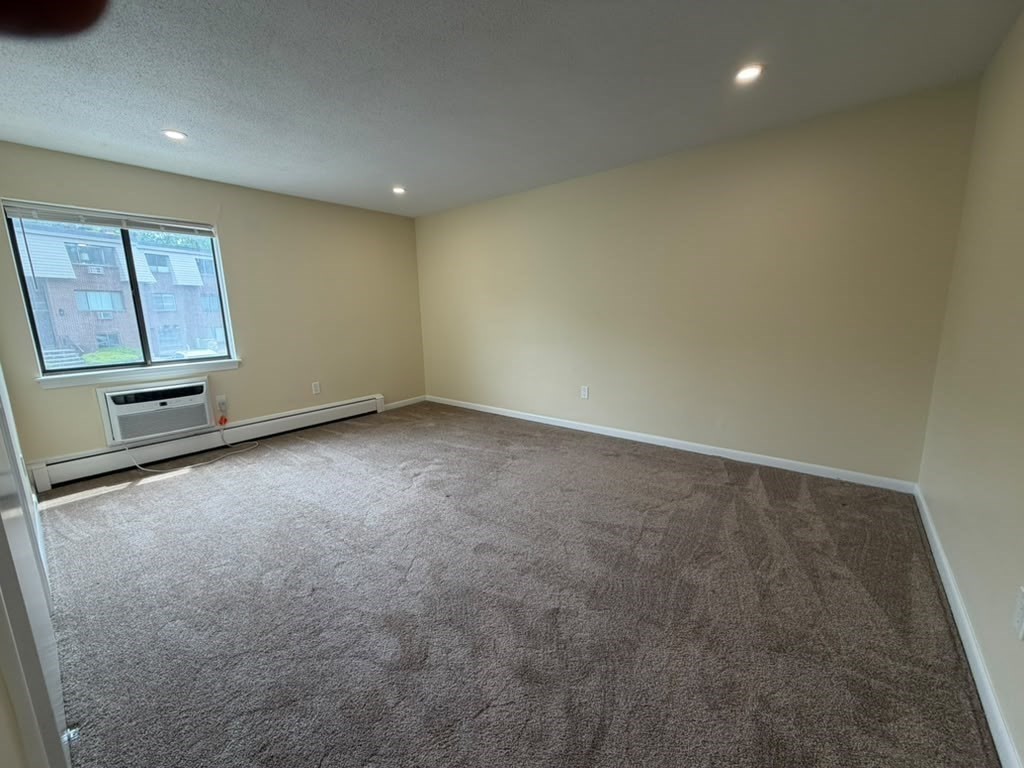 12 Hallmark Gardens Unit 7, Burlington, MA 01803 - Image 7