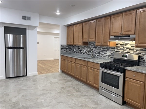 190 Main st, Apt 2