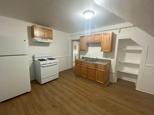 133 Chestnut st, Apt 5