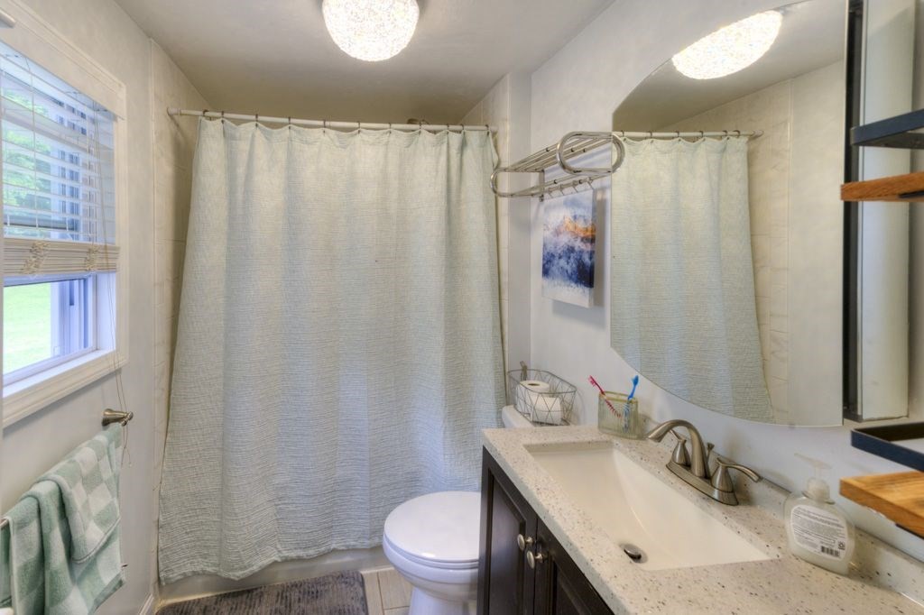 57 Charlton St, Leicester, MA 01542 - Image 18