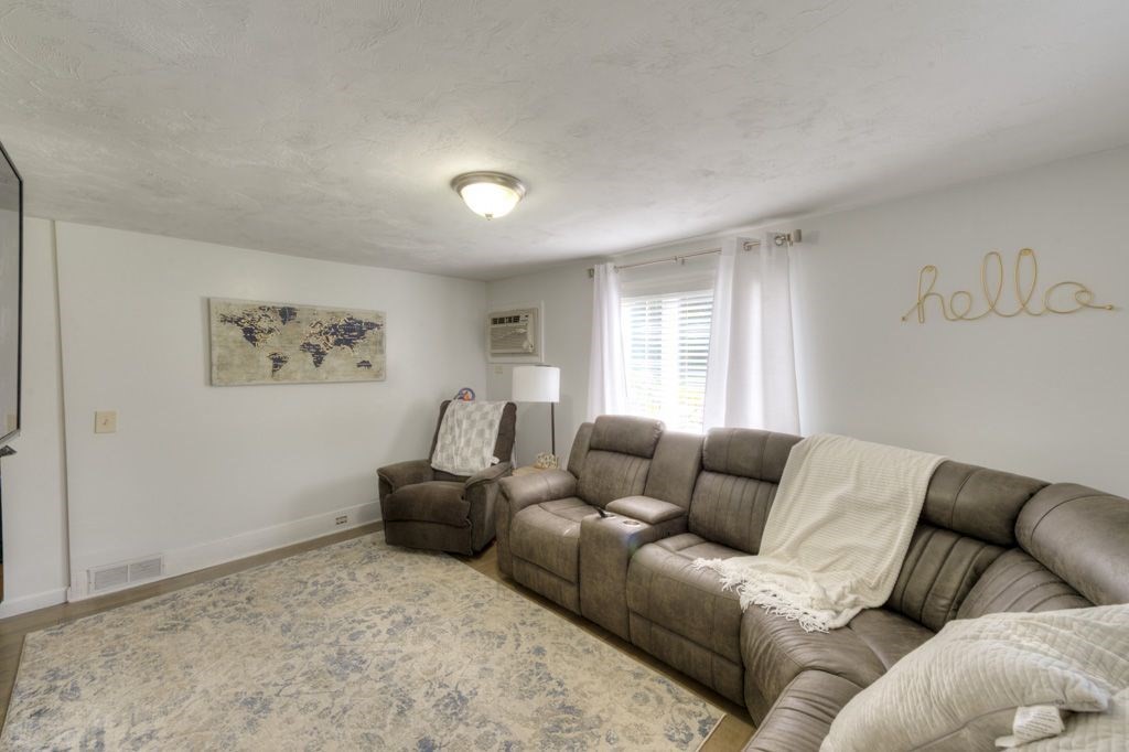 57 Charlton St, Leicester, MA 01542 - Image 9