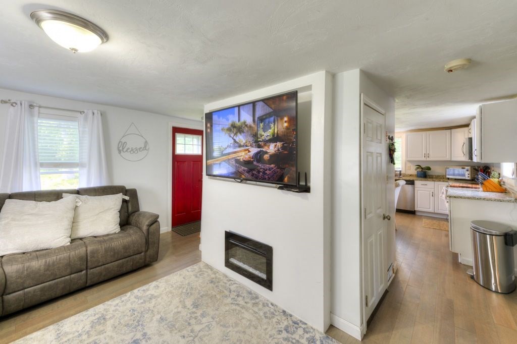 57 Charlton St, Leicester, MA 01542 - Image 10