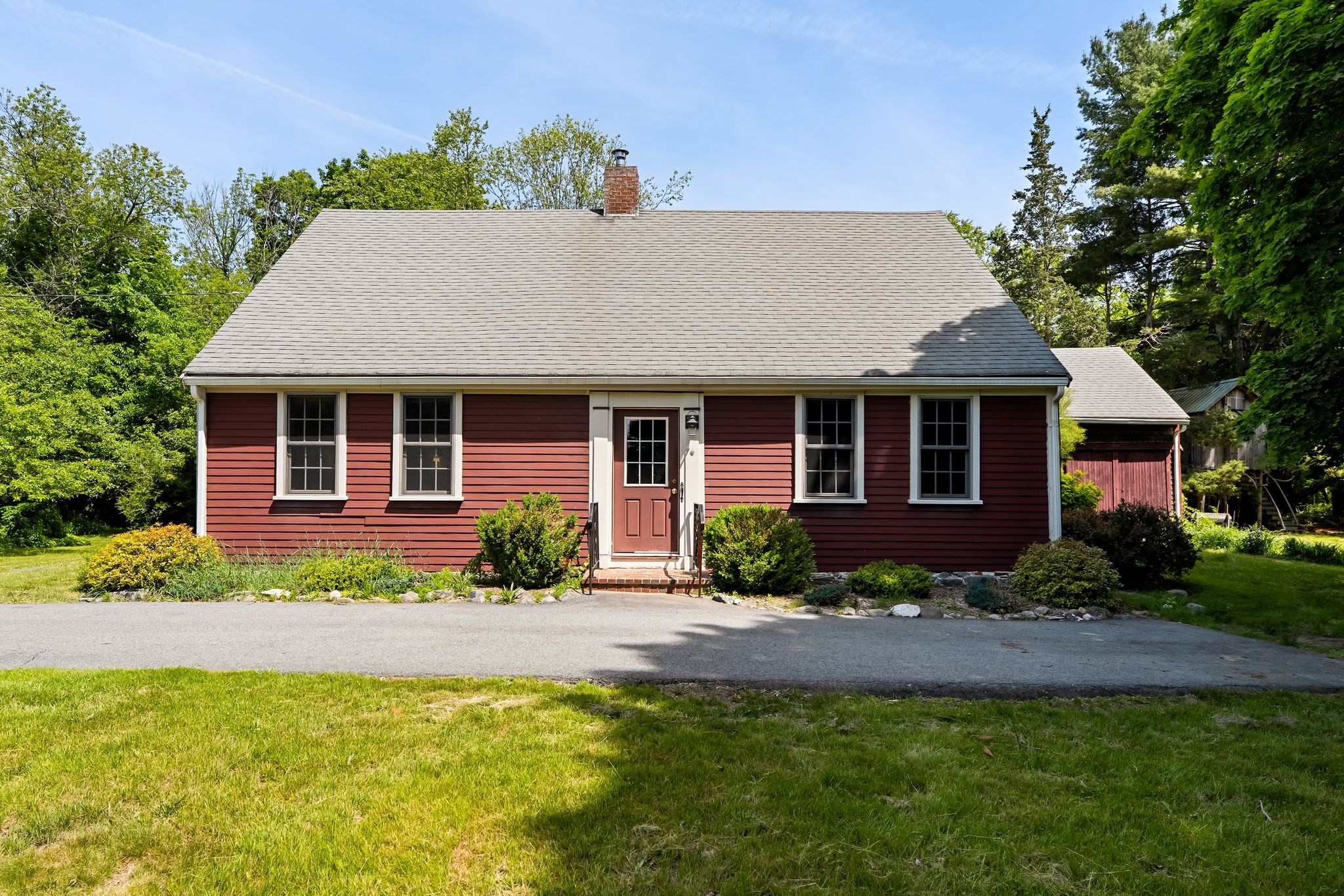 65 Summer St, Middleboro, MA 02346