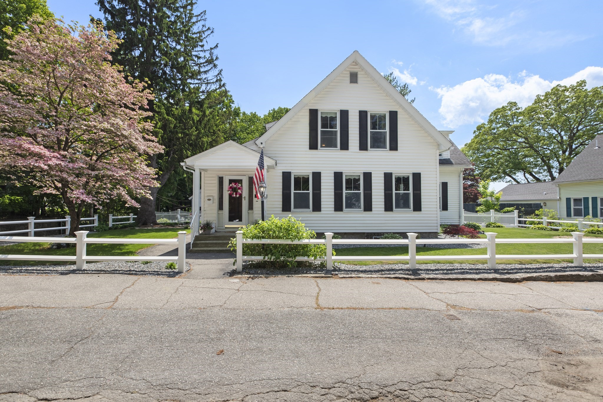 68 High Street, Northbridge, MA 01588
