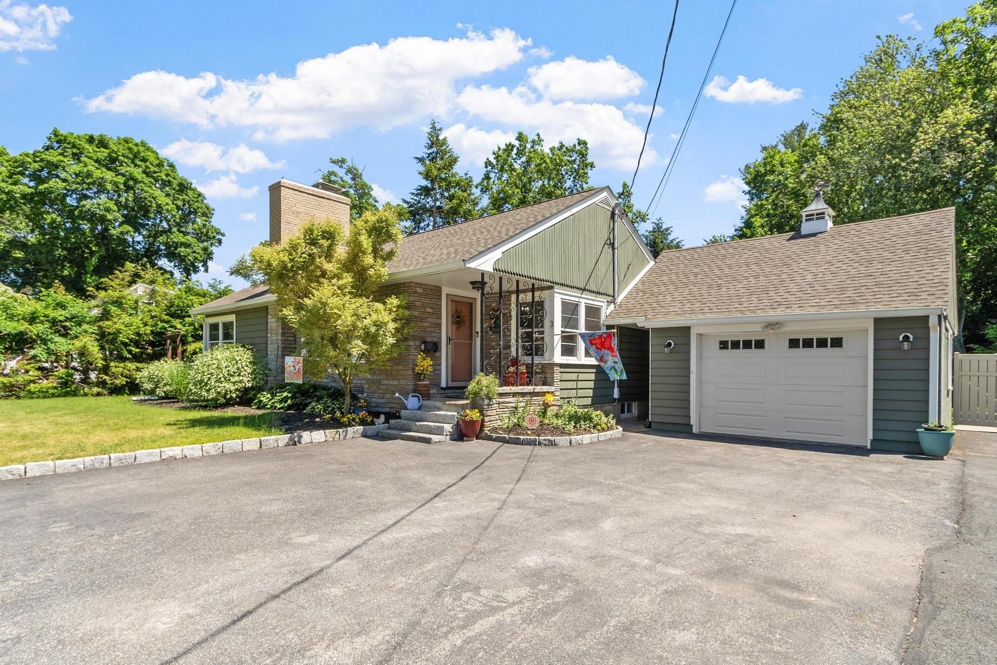 3 Chandler Rd, Wilmington, MA 01887