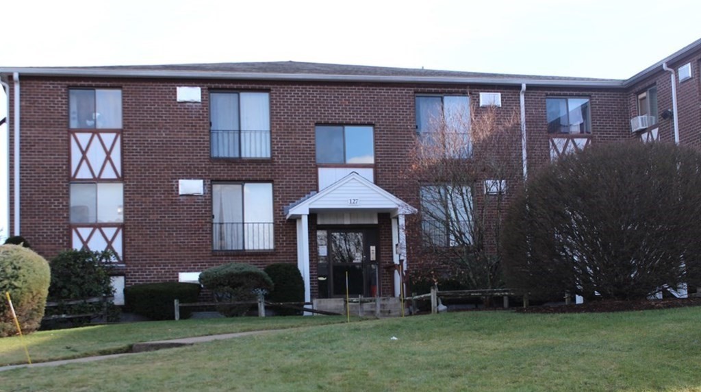 127 Kings St Unit 304, Franklin, MA 02038