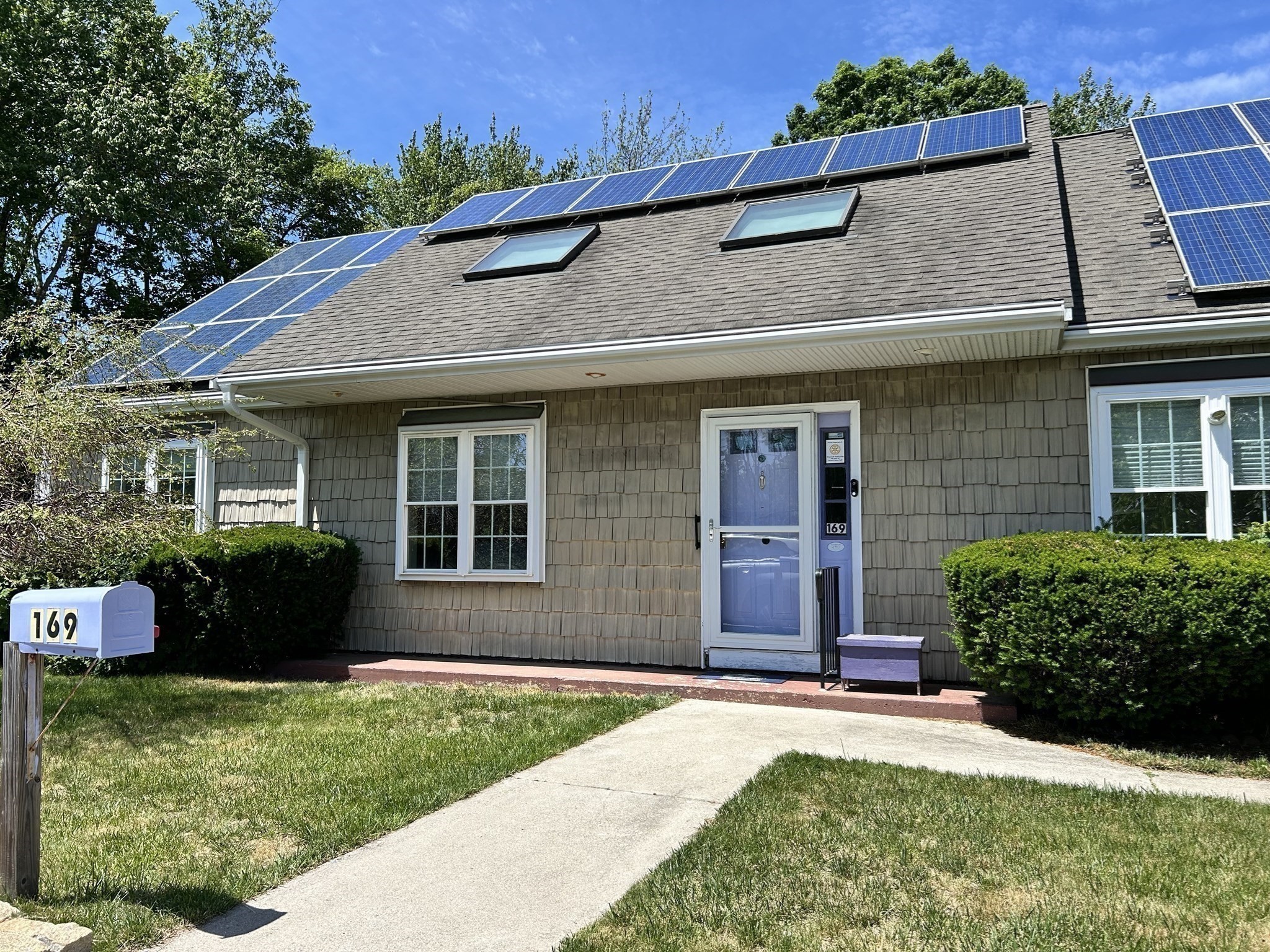 169 Park Ave W, Weymouth, MA 02190