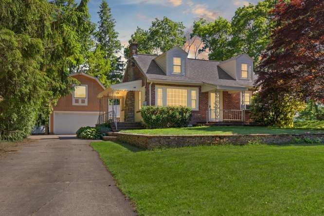 84 Walnut St, Walpole, MA 02081