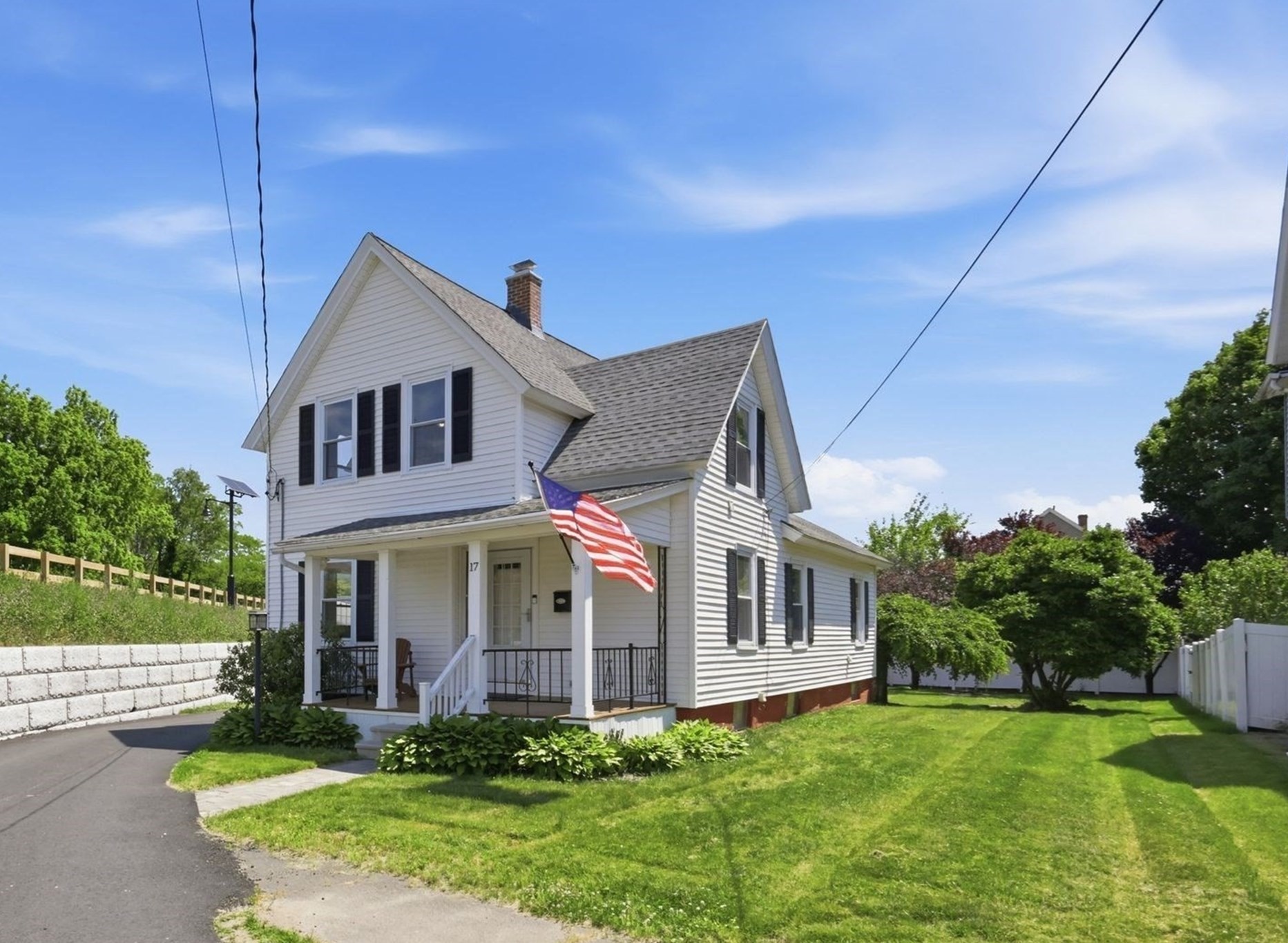 17 Clark St, Westfield, MA 01085
