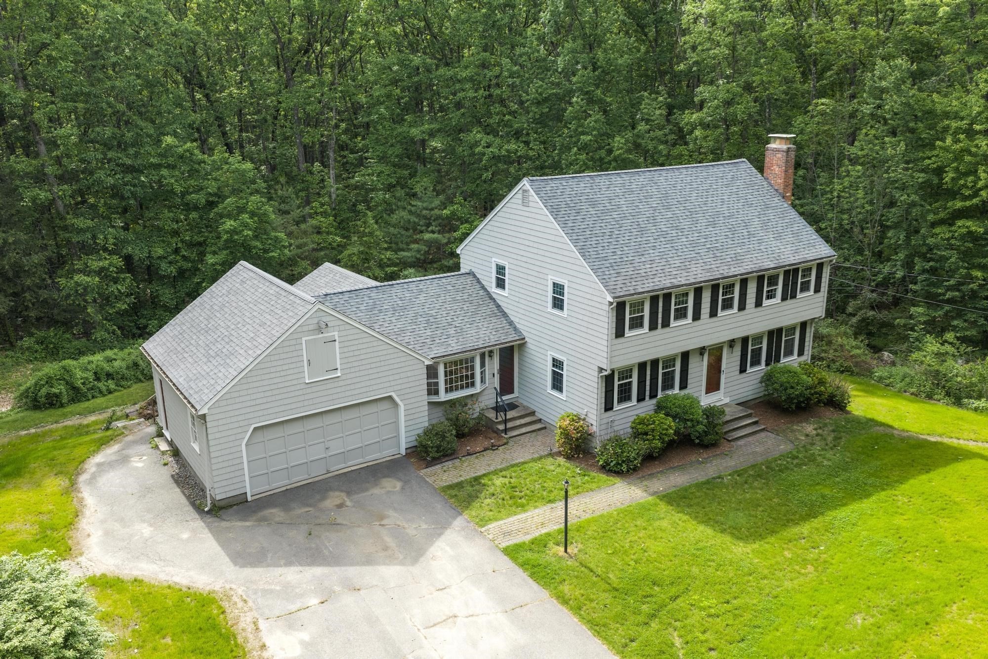 83 Providence Rd, Westford, MA 01886