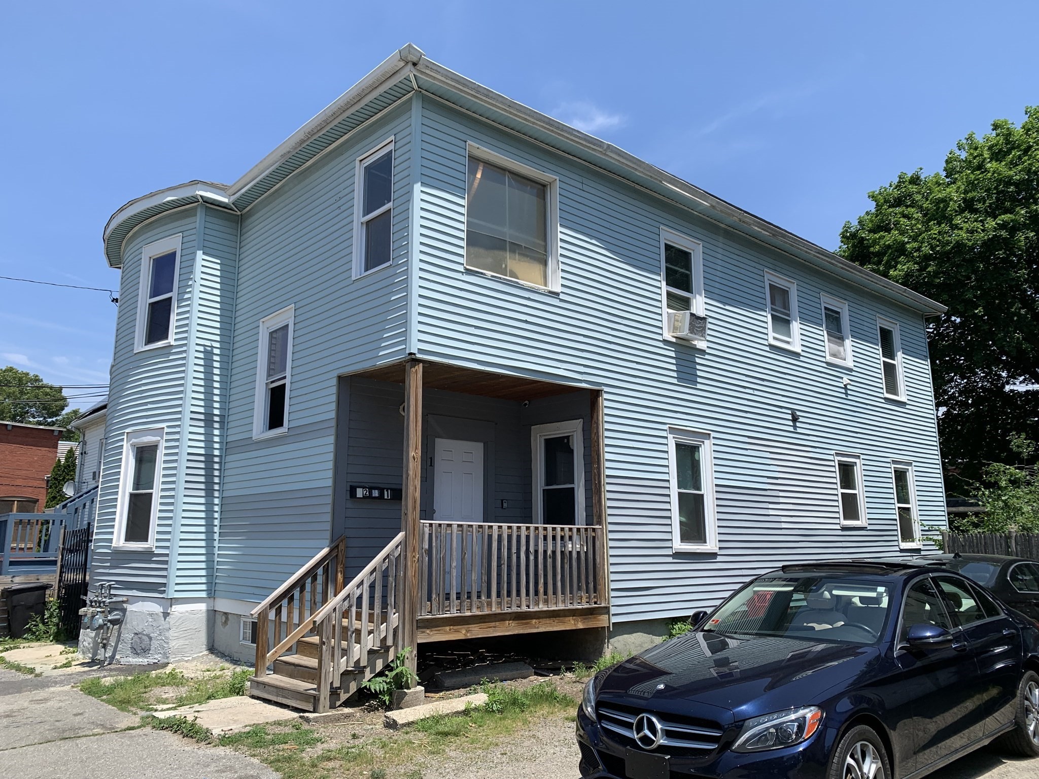 1 New York St, Worcester, MA 01603