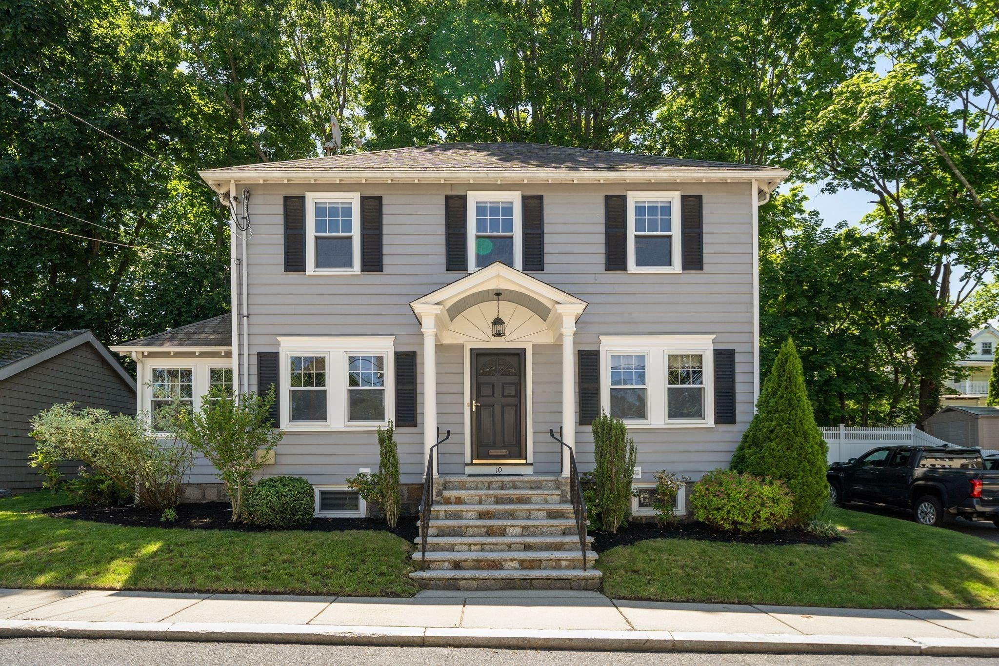 10 Barclay Road, Boston - West Roxbury, MA 02132