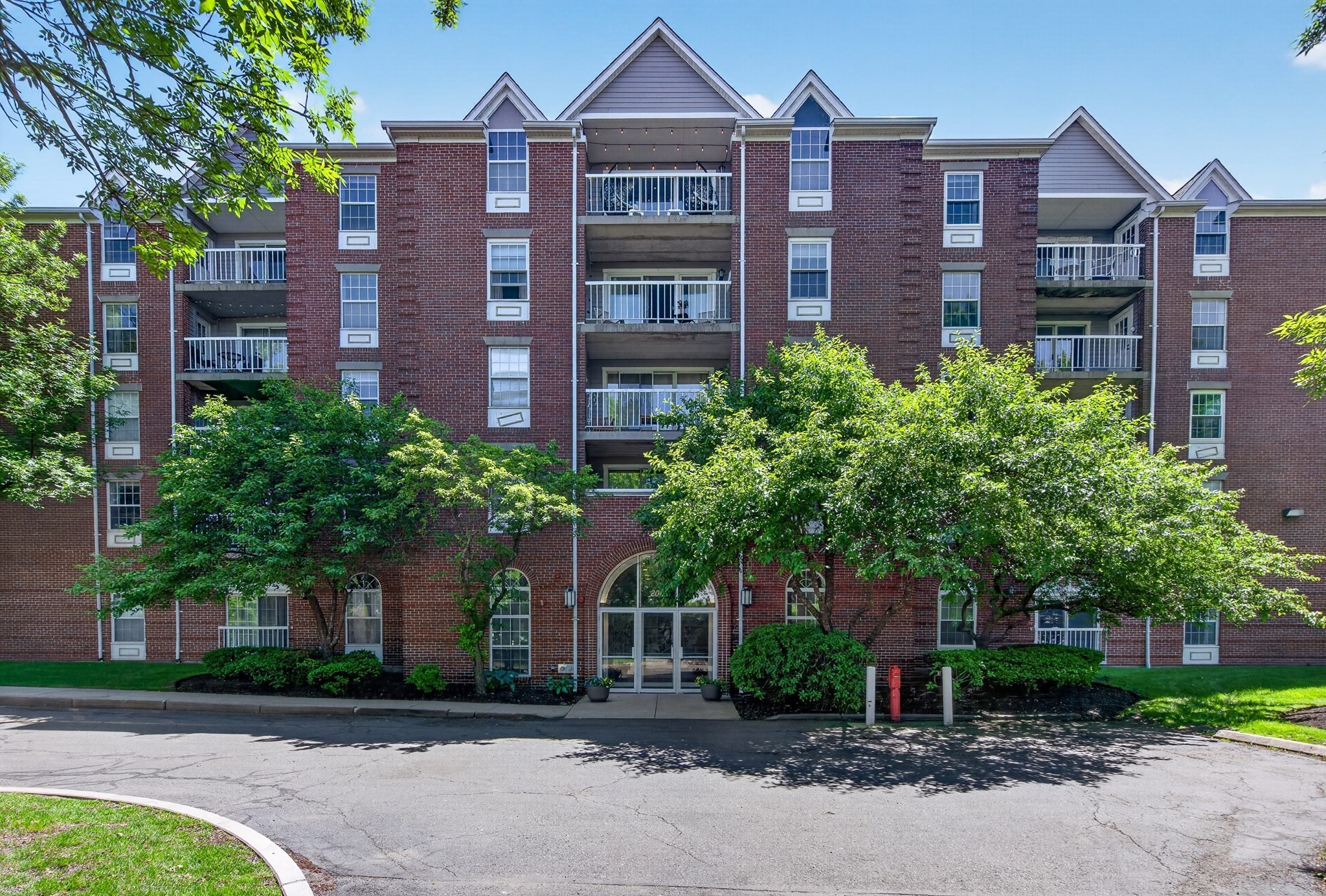 200 Captains Row Unit 202, Chelsea, MA 02150