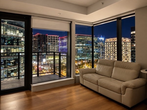 133 Seaport Blvd, Apt 1602