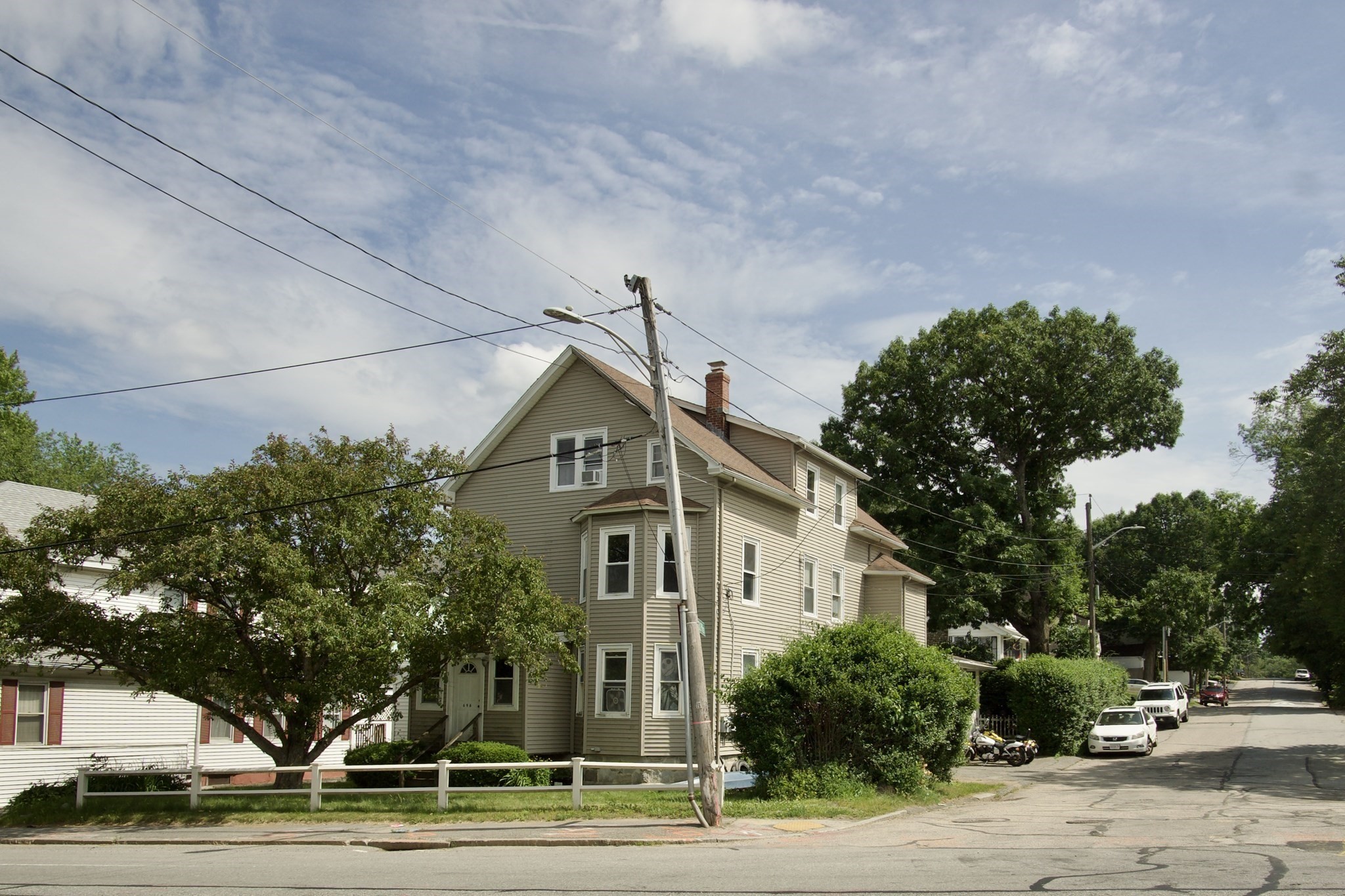 696 Grafton St, Worcester, MA 01604