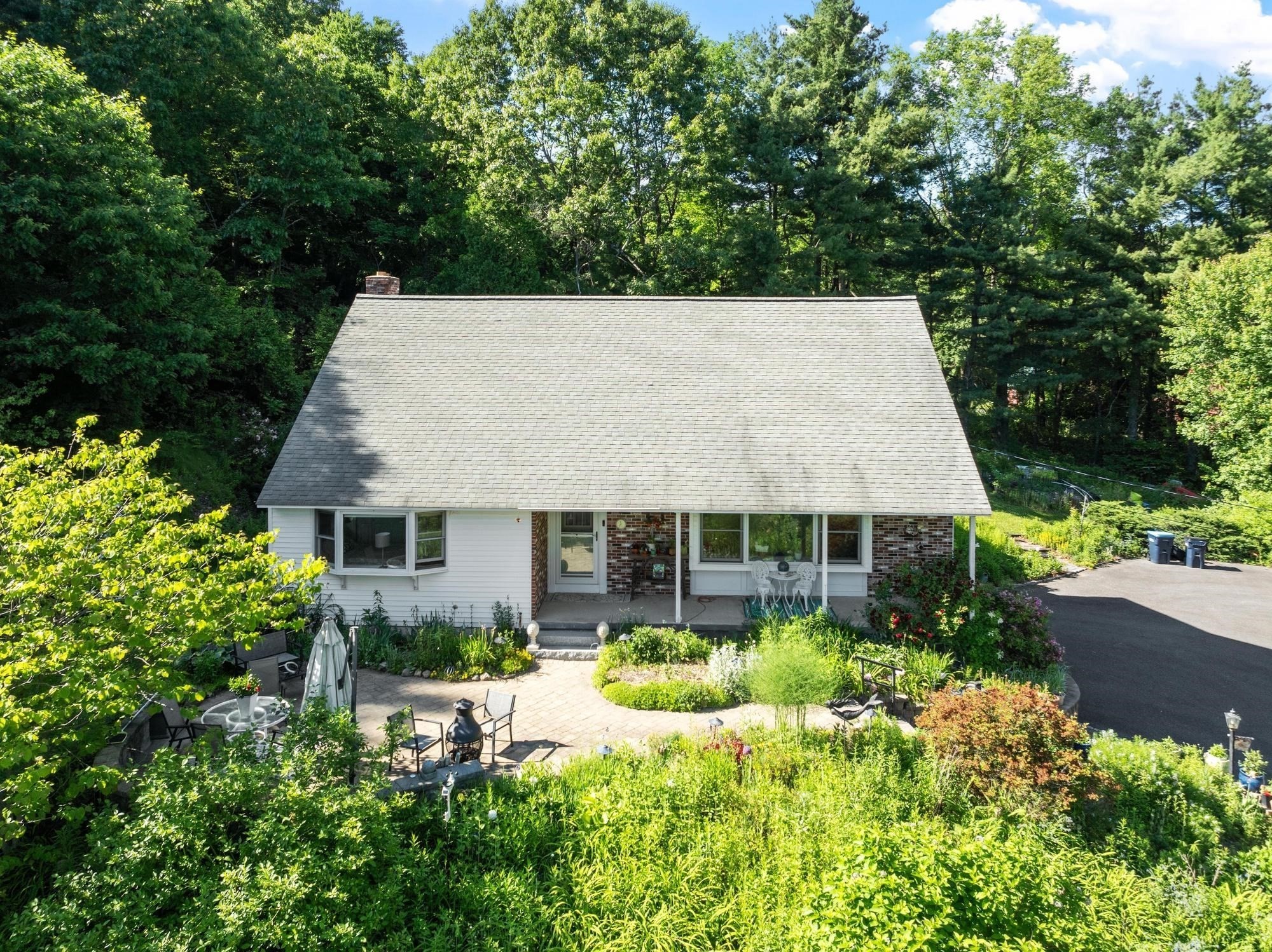 33 Taft Rd, Sterling, MA 01564