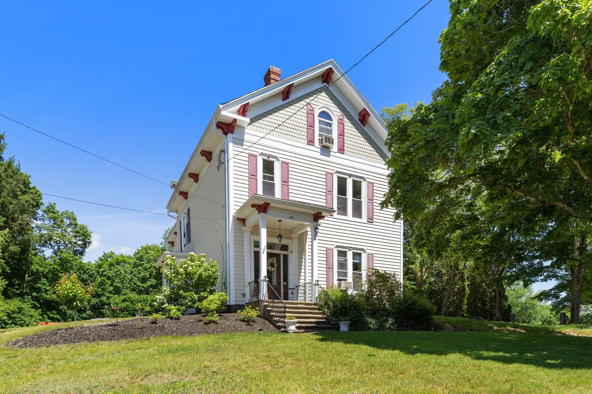 56 Mendon St, Blackstone, MA 01504