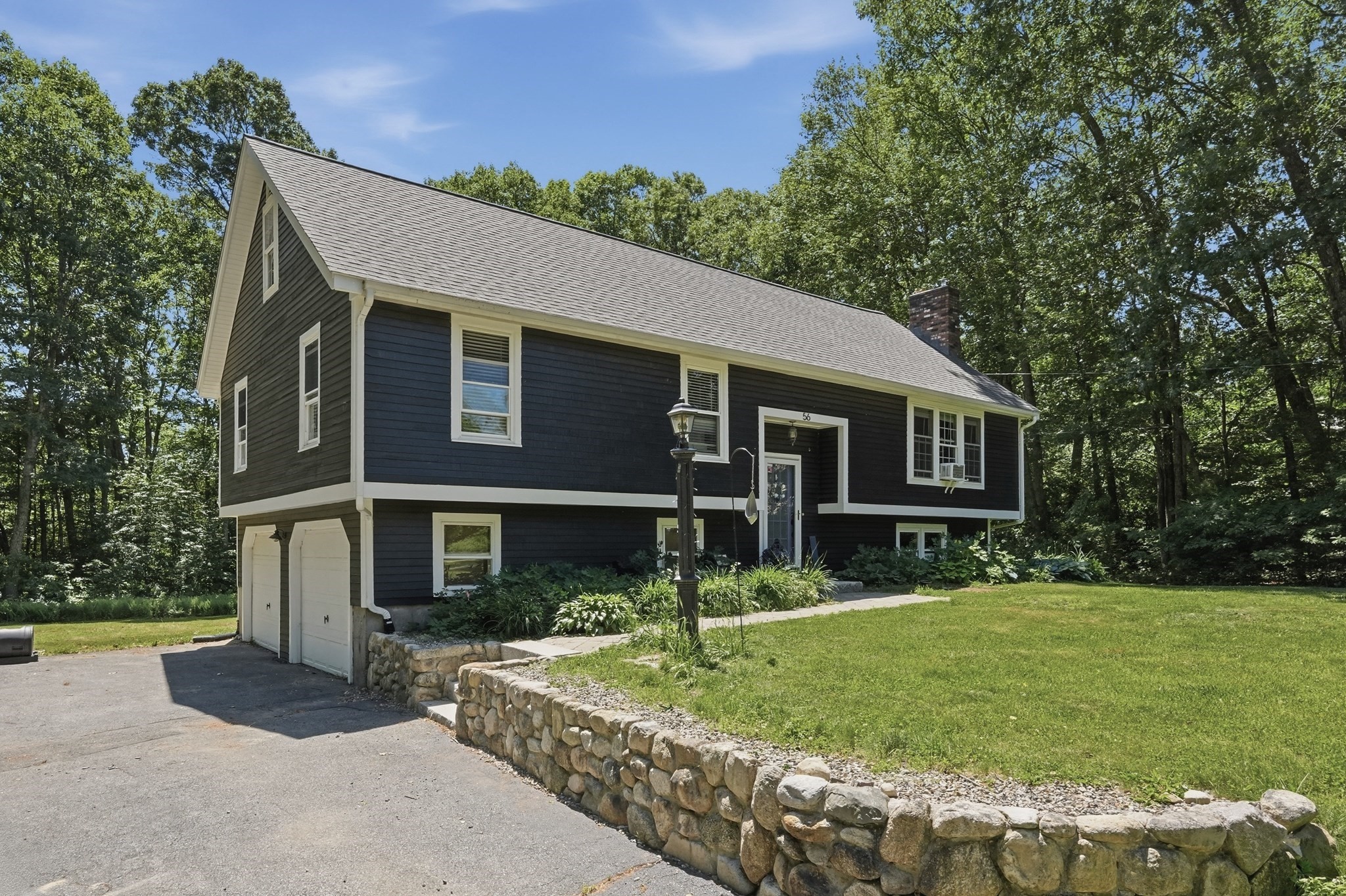 56 King Street, Uxbridge, MA 01569