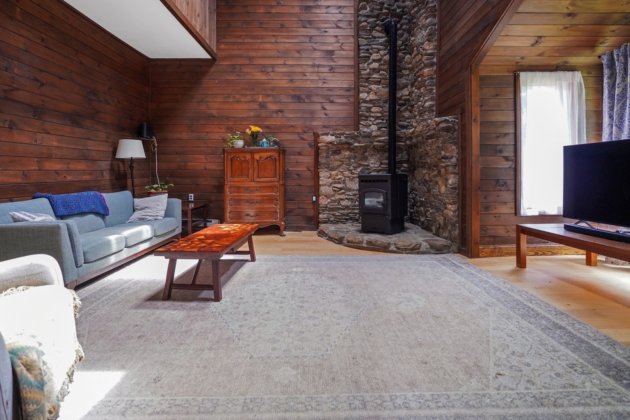 4 Birch Ln, Leicester, MA 01524 - Image 2