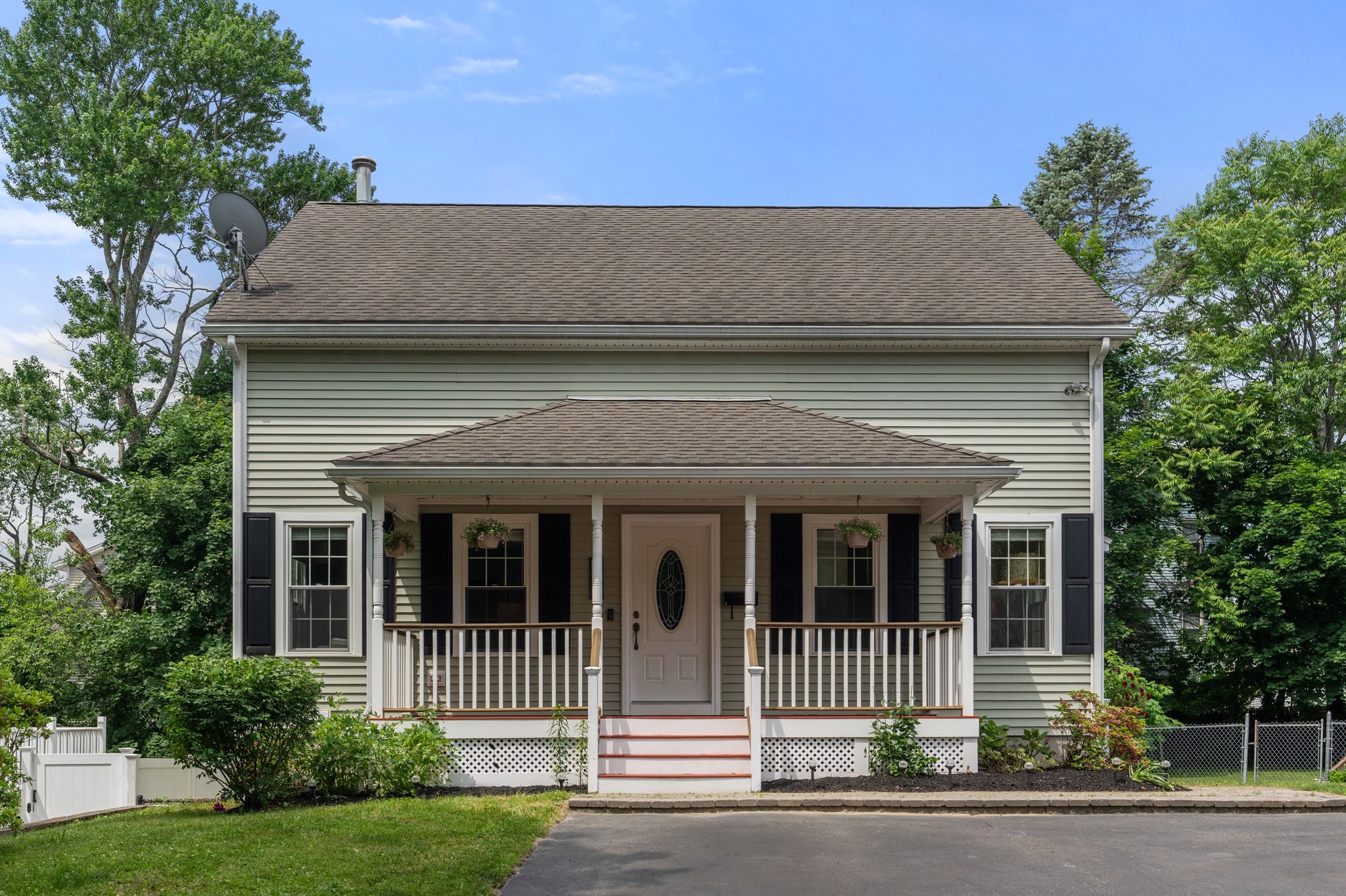 37 Wabash Ave, Worcester, MA 01604