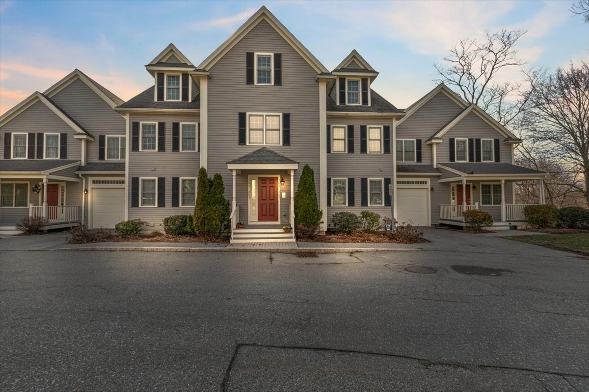 10 Cunningham Ln Unit 204, Billerica, MA 01821
