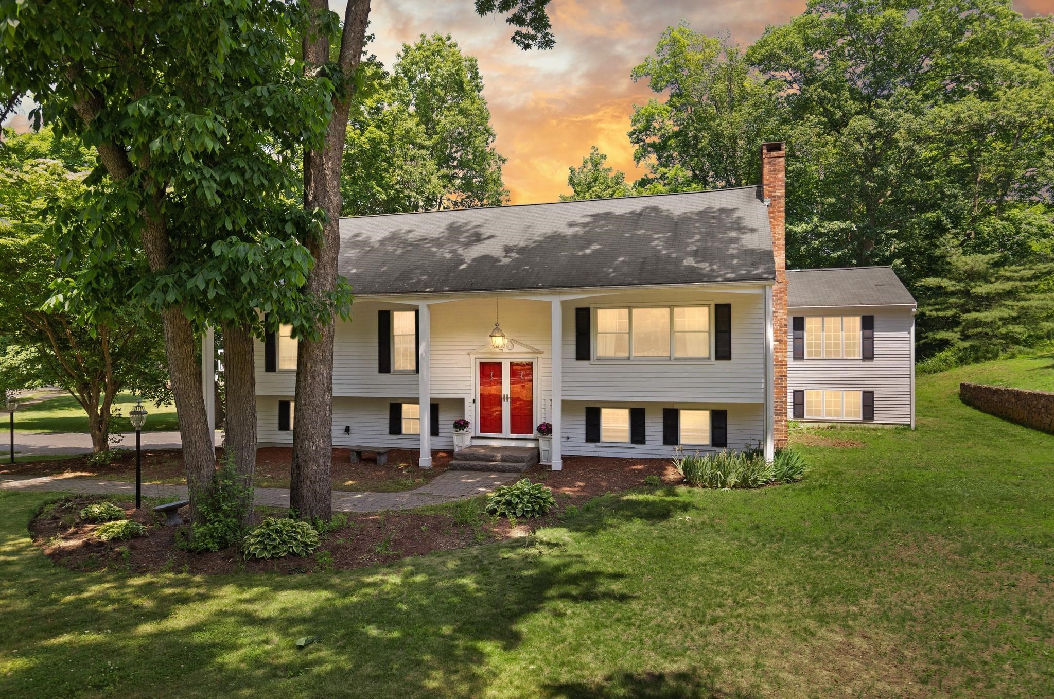 4 Pentucket Ln, Danvers, MA 01923