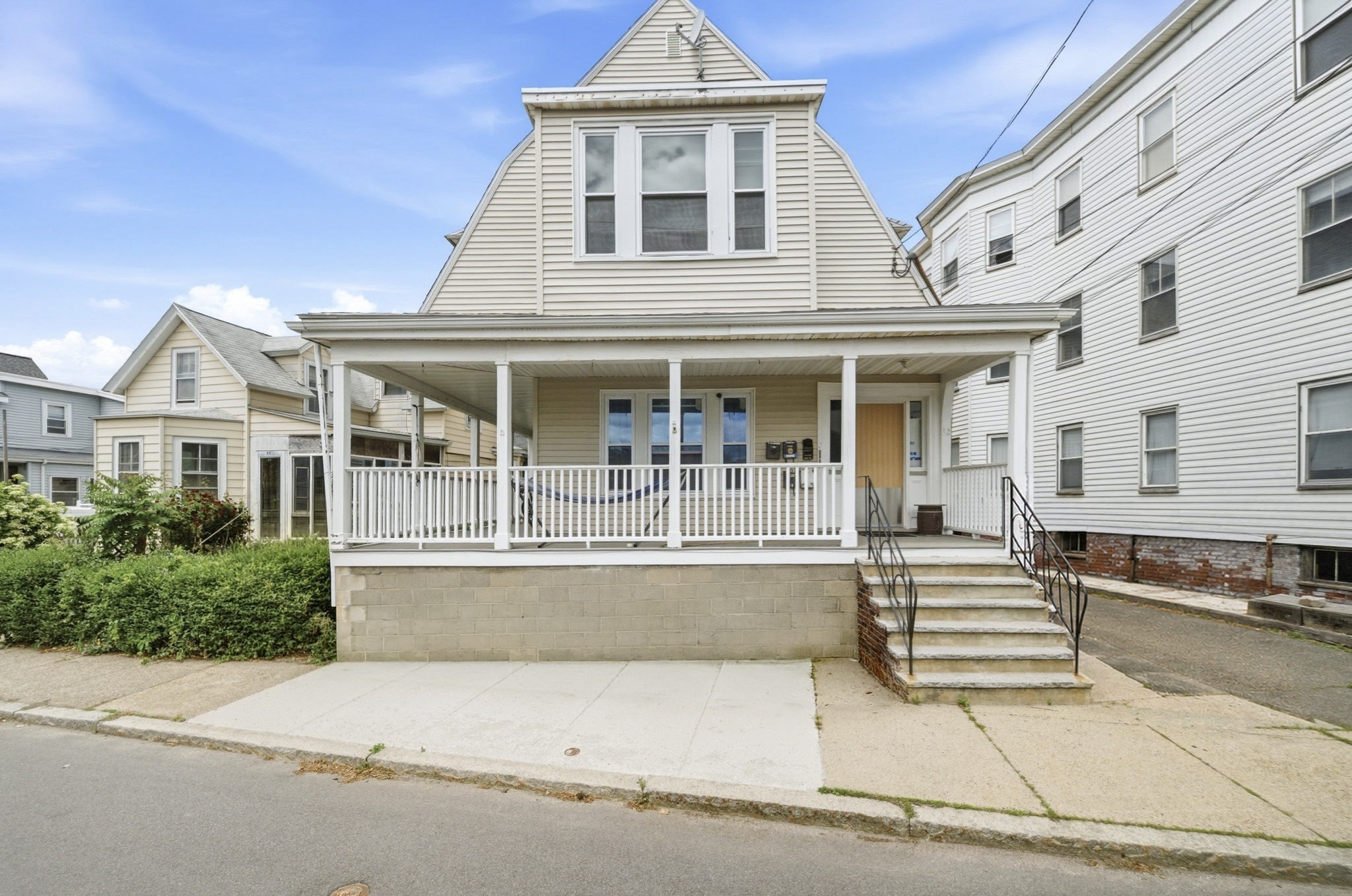 32 Irwin St, Winthrop, MA 02152
