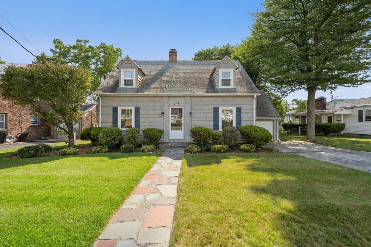 108 West St, Brockton, MA 02301
