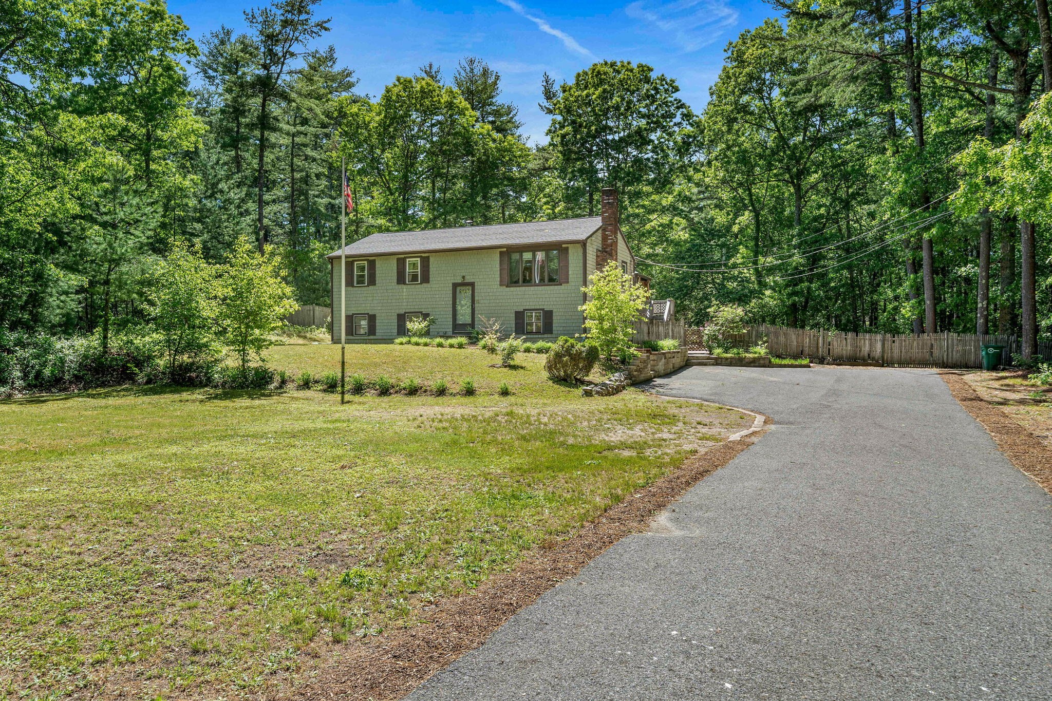 61 Chapel St, Pembroke, MA 02359