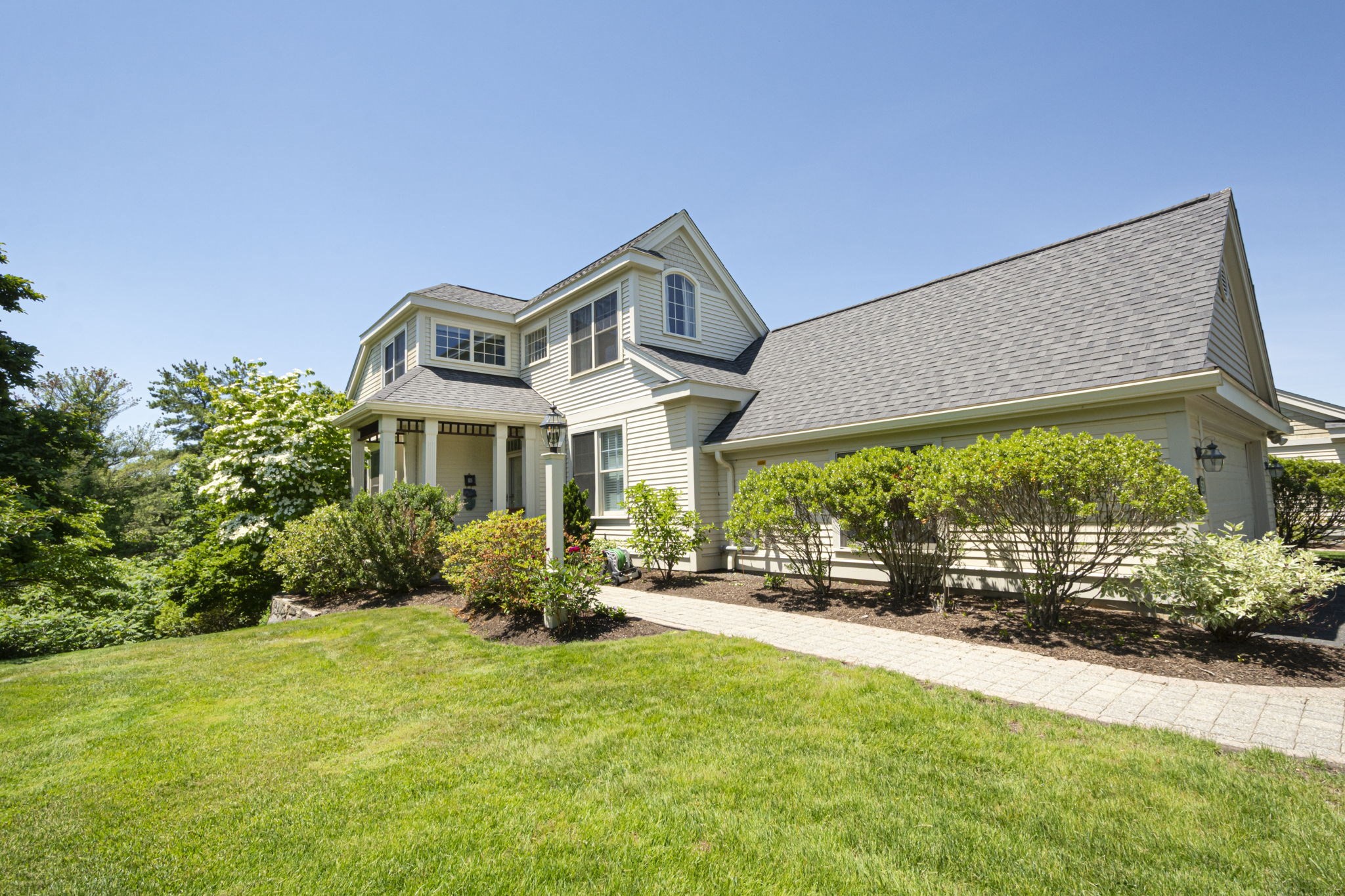 53 Carriage Hill Unit 53, Southborough, MA 01772