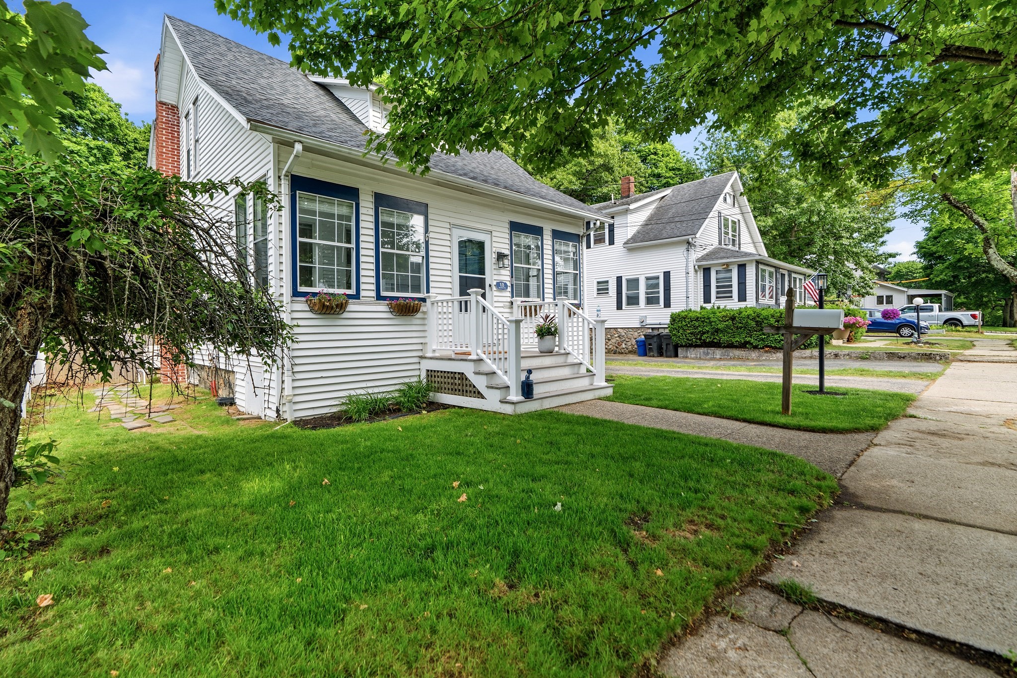 12 Brackett Ave, Stoneham, MA 02180
