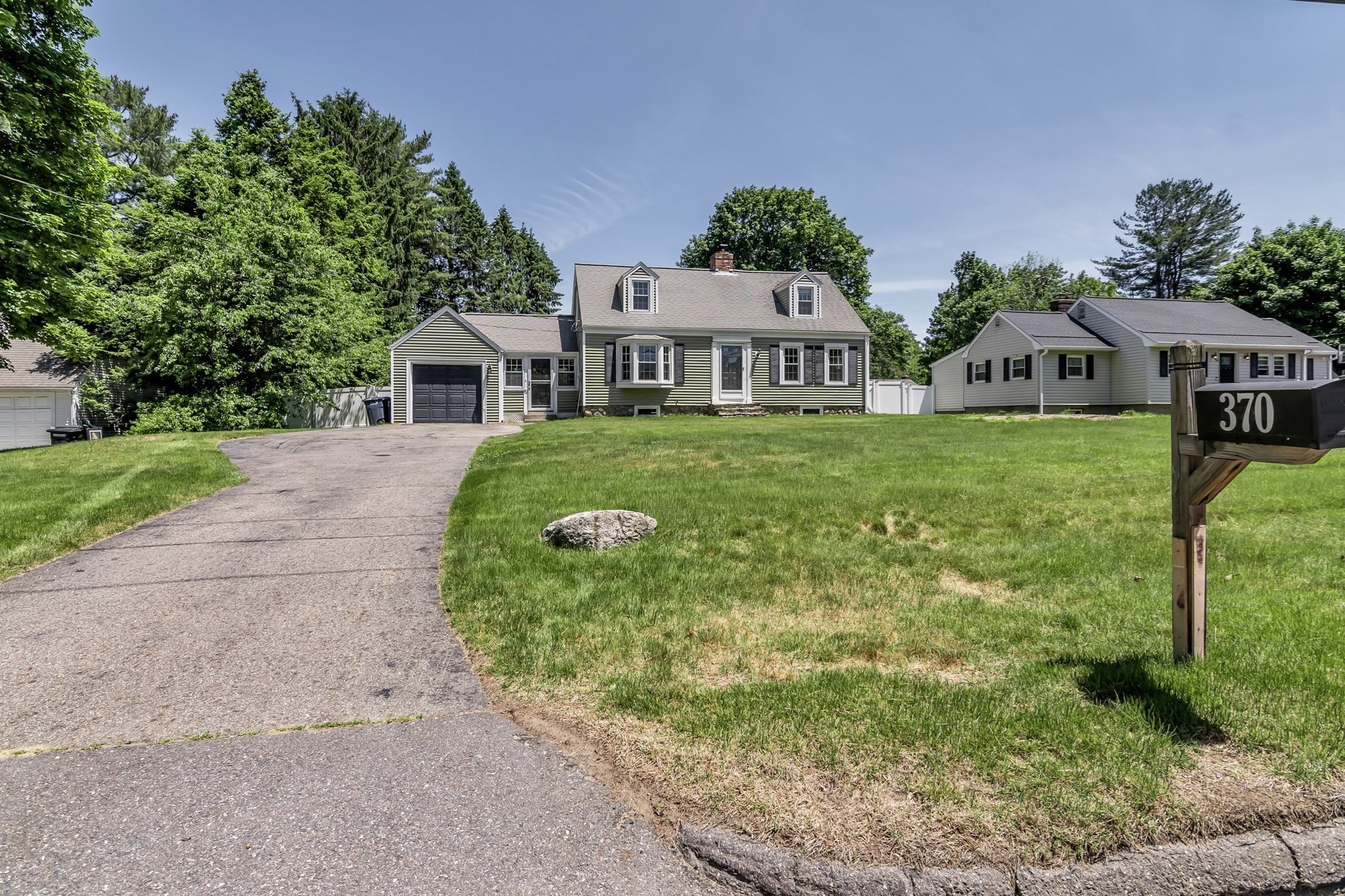 370 Main St, Holden, MA 01520
