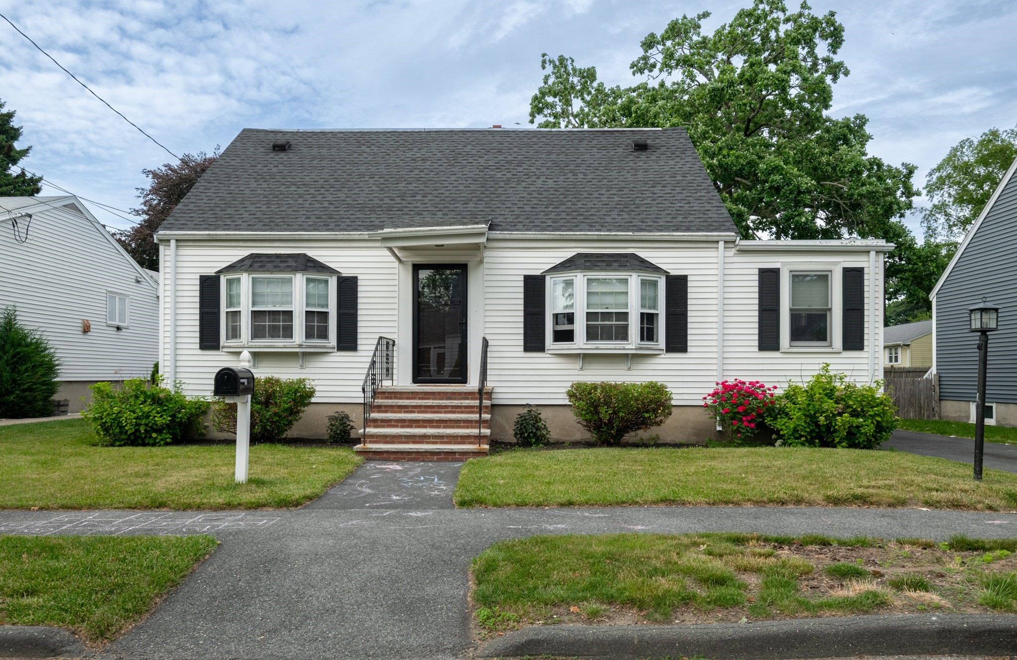5 Charles St, Peabody, MA 01960