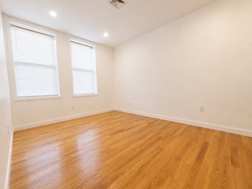 64 Market St, Apt 301