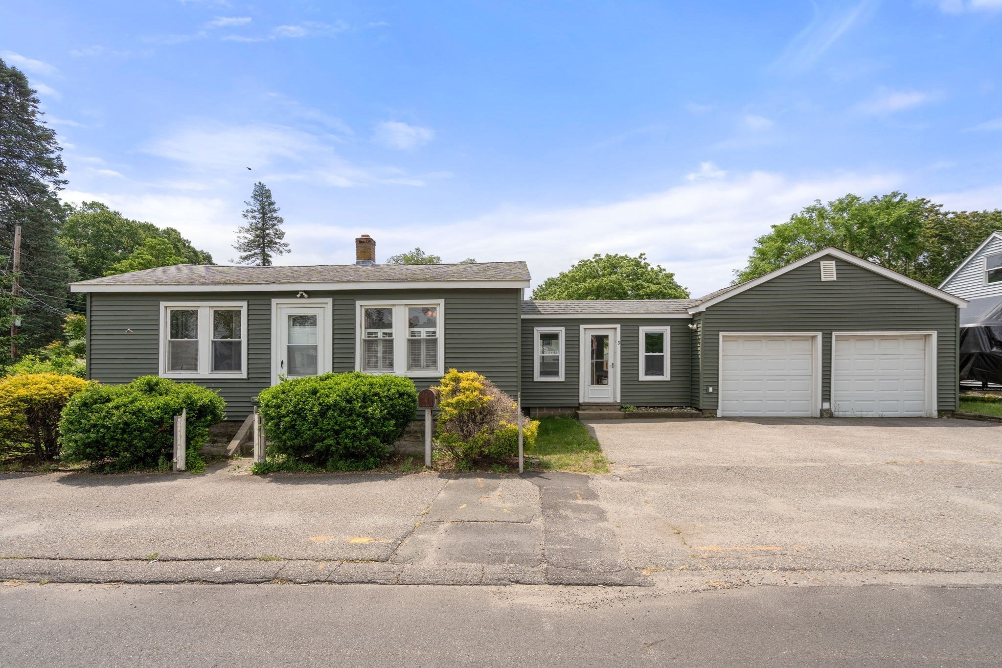 9 Providence Rd, Sutton, MA 01590