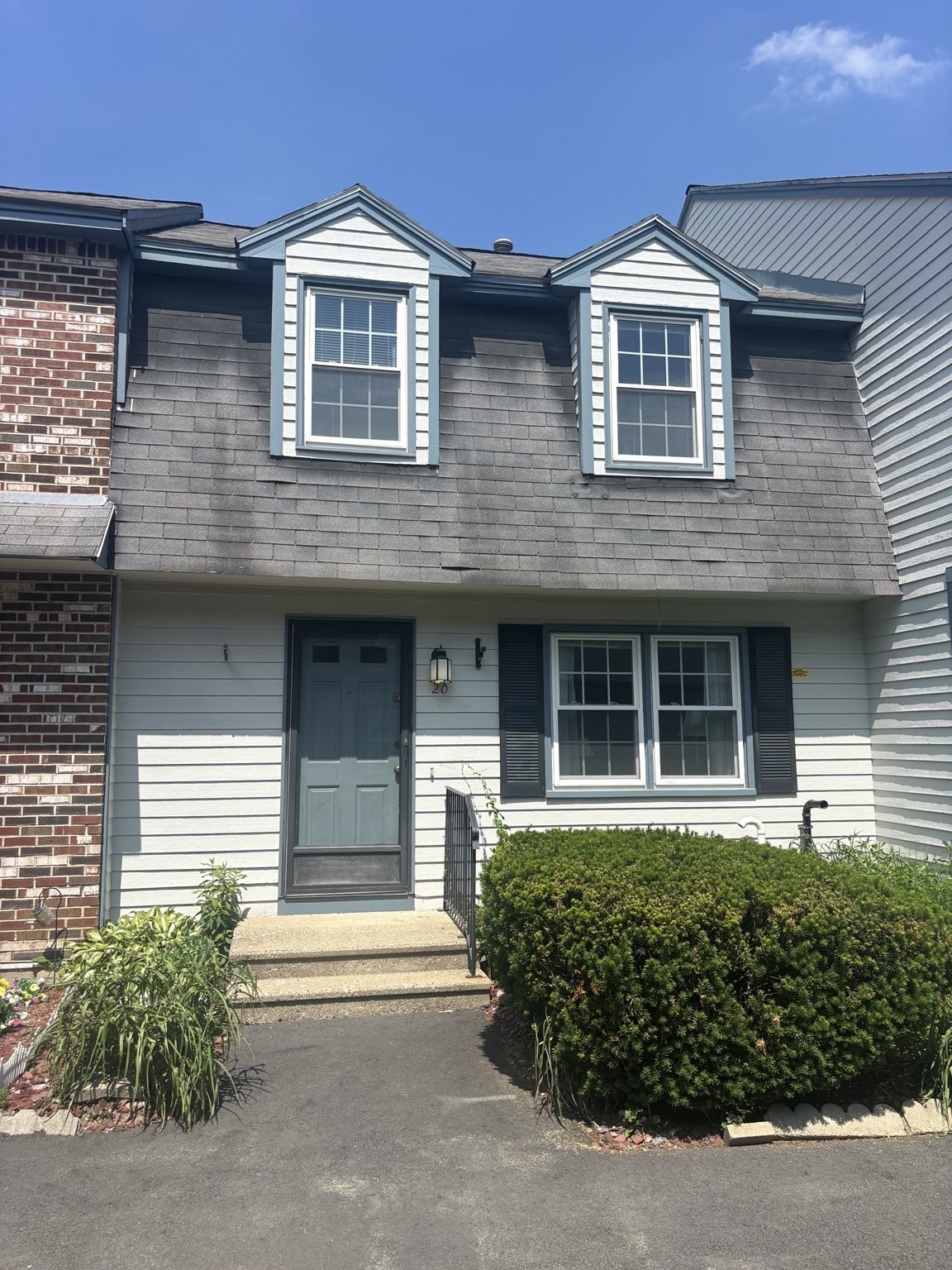 115 Stuart Ave Unit 20, Dracut, MA 01826