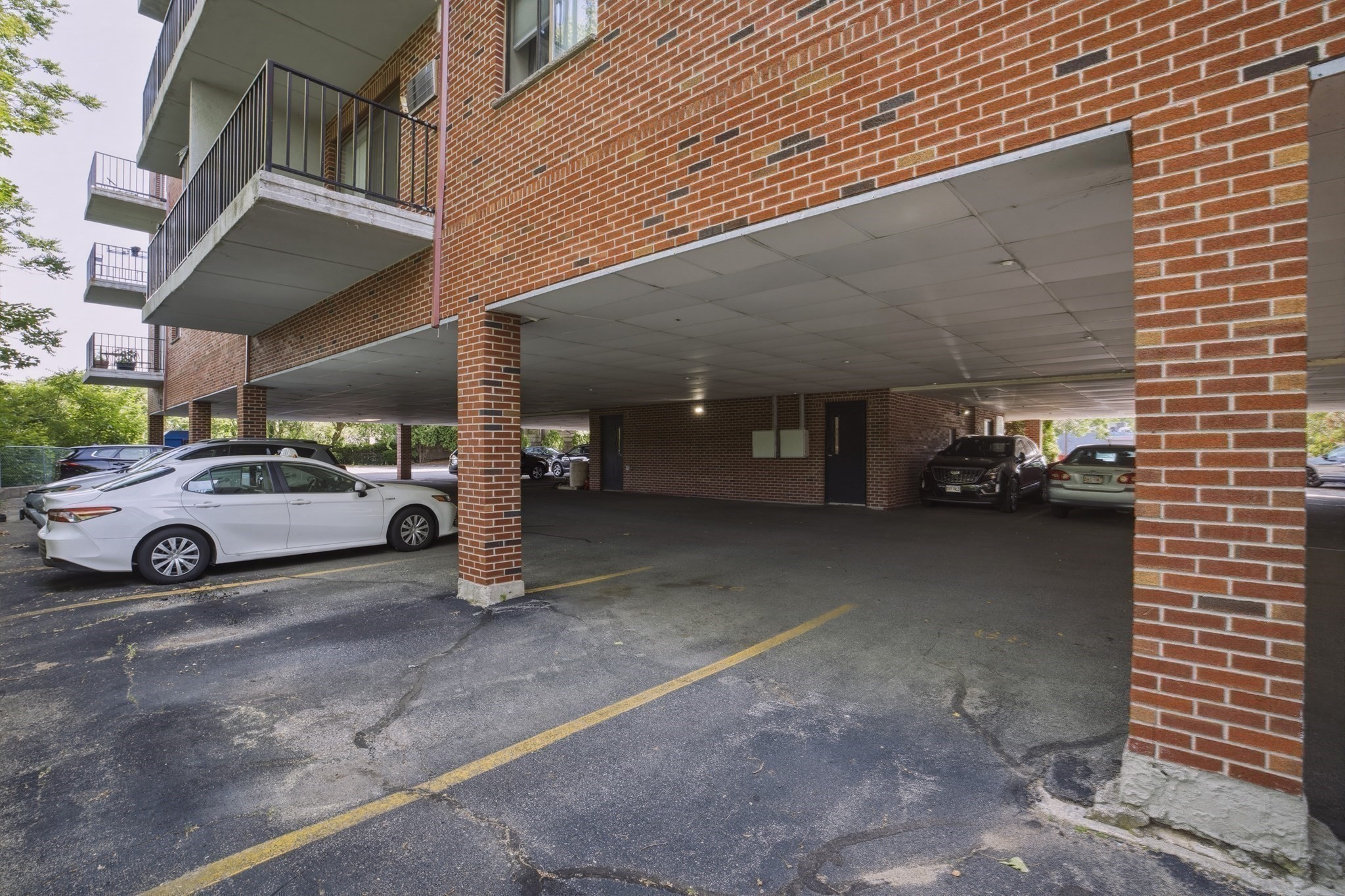 209 Riverview Ave Unit 5, Newton, MA 02466