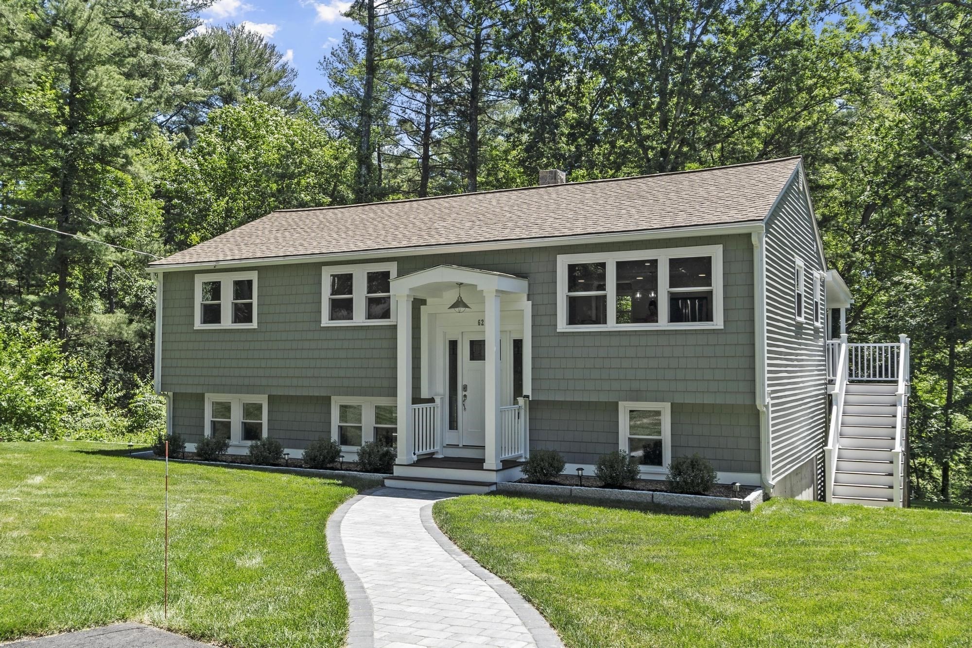 62 Queensland Rd, Billerica, MA 01862