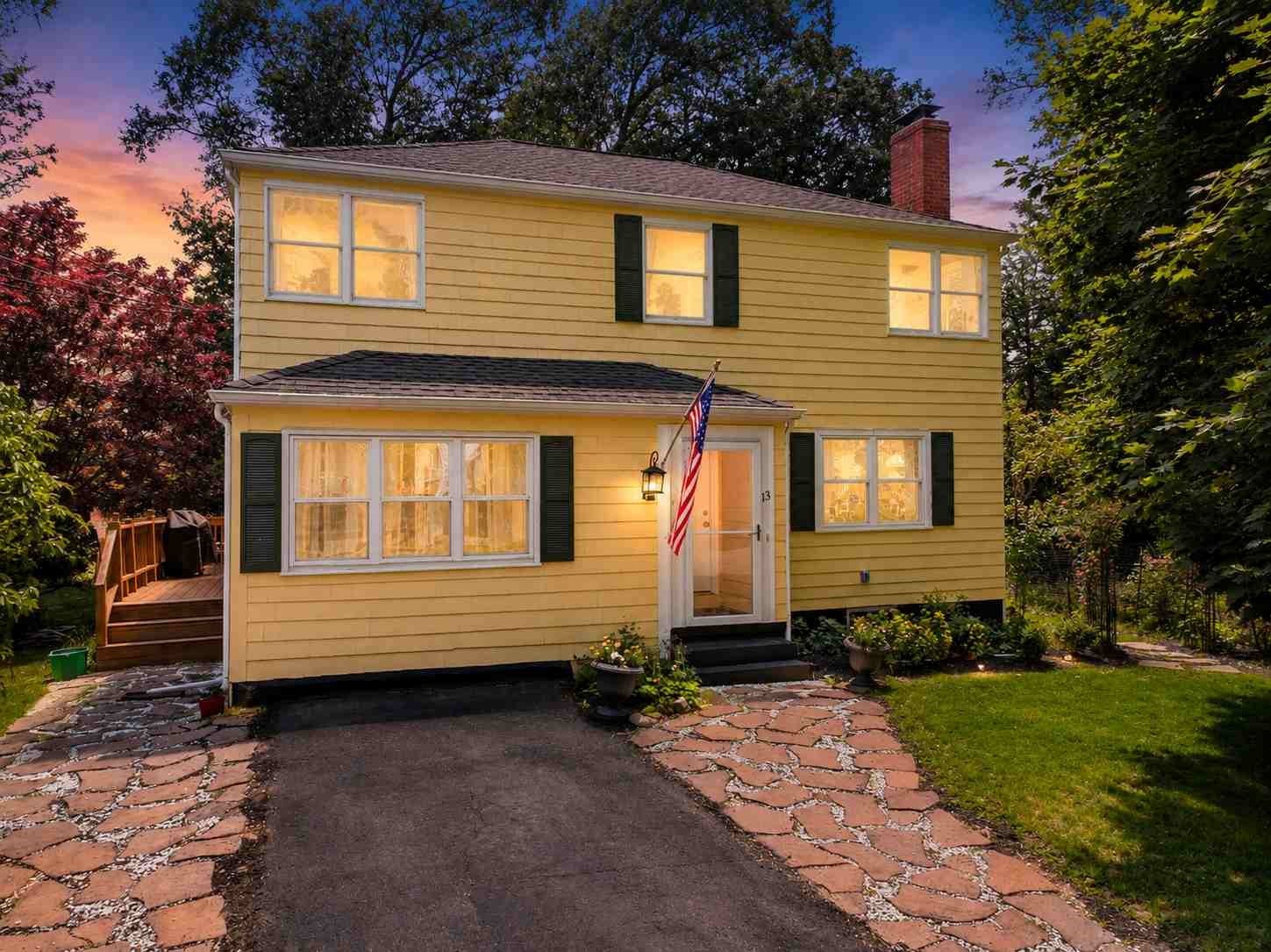 13 Stagg Dr, Natick, MA 01760
