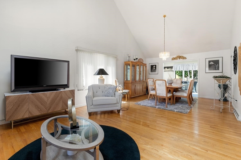 7 Nathan's Way, Peabody, MA Image 10