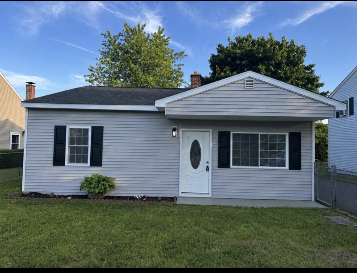 27 Dubois St, Springfield, MA 01151