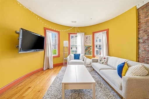 12-14 Everett St, Apt 202