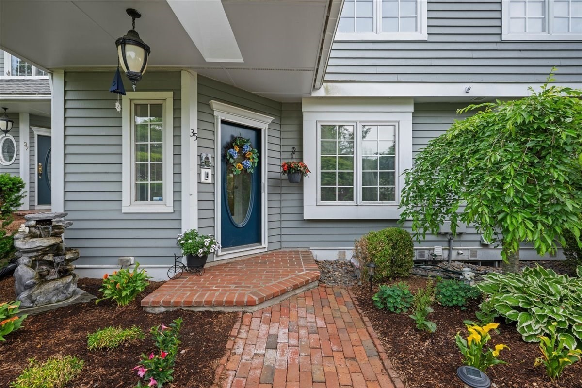 35 Eastern Point Dr Unit 34, Shrewsbury, MA 01545