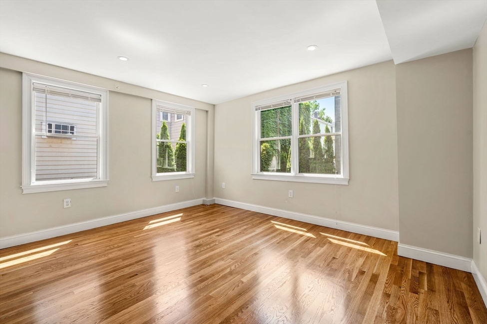11 8th, Cambridge, MA Image 19