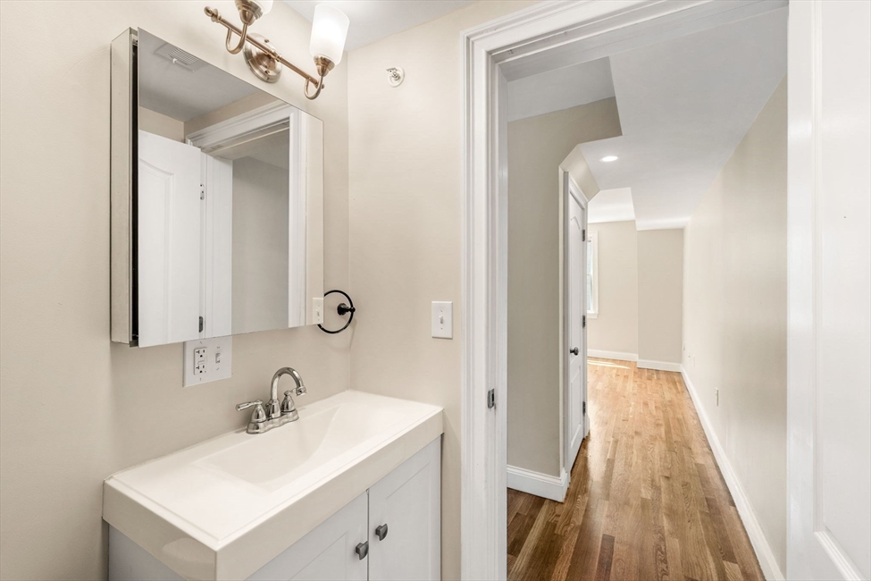 11 8th, Cambridge, MA Image 21
