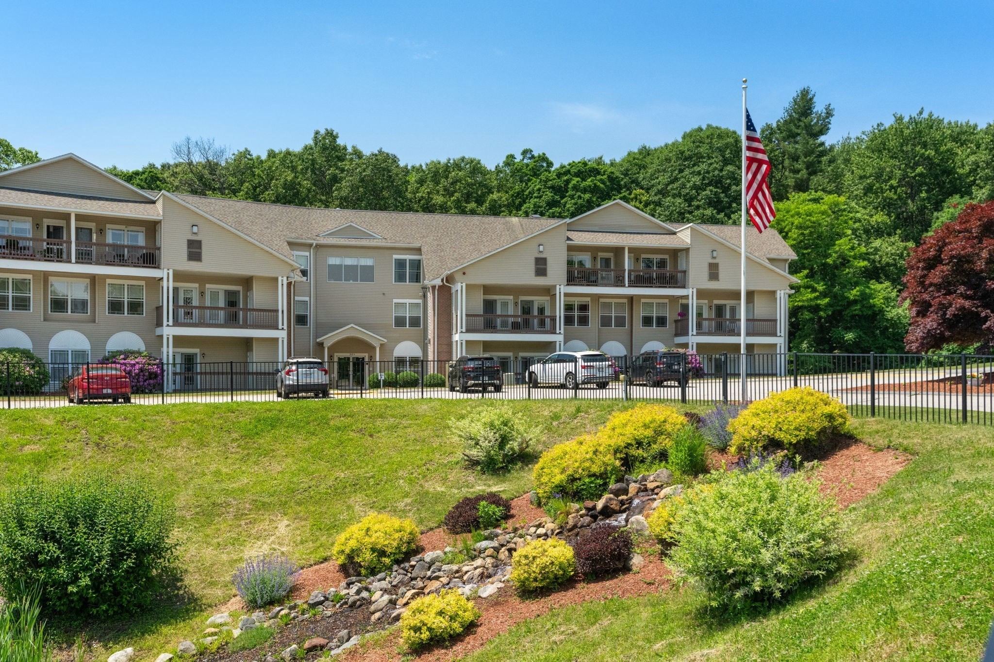 218 Reservoir St Unit 103, Holden, MA 01520